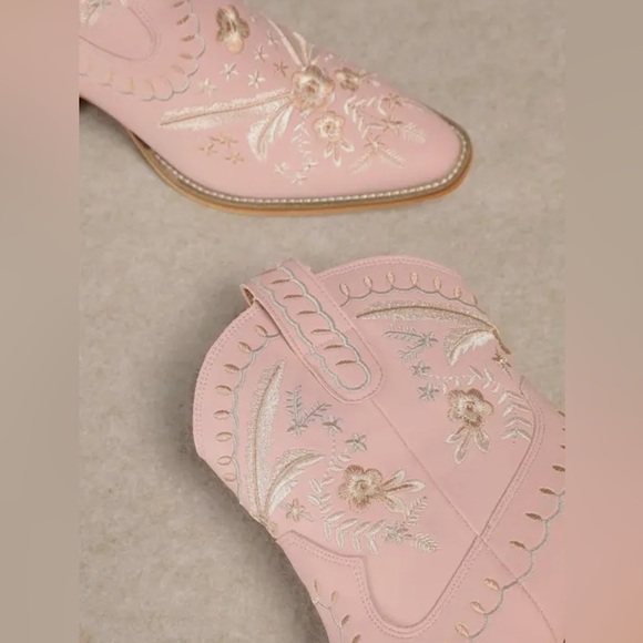 Mi.iM Light Pink Embroidered Ankle Boots Western Boho - Picture 4 of 5